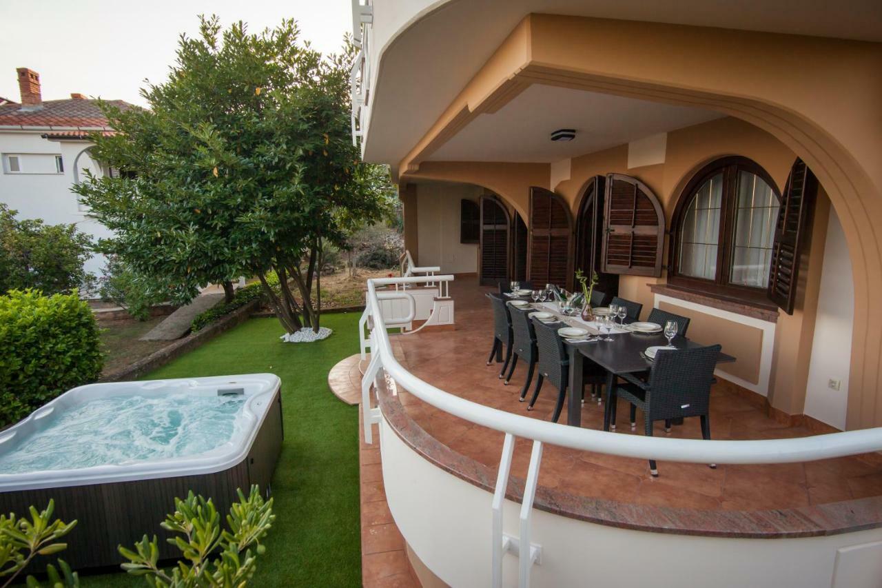 Villa Royale Krk Кърк Екстериор снимка